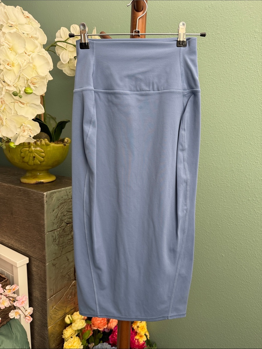 LULULEMON Nulu Slim-Fit High-Rise Midi Skirt